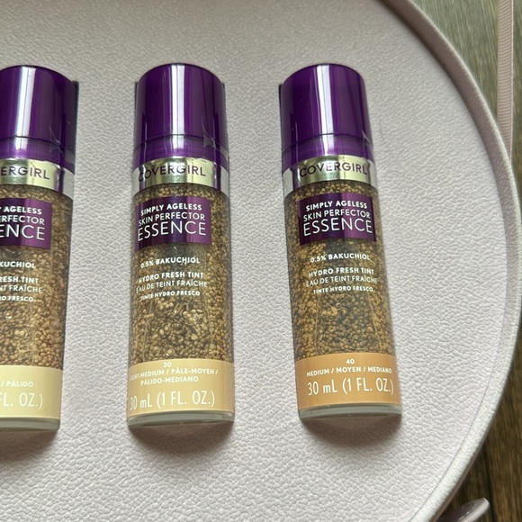 Simply Ageless Skin Perfector Essence - Picture 3 of 4